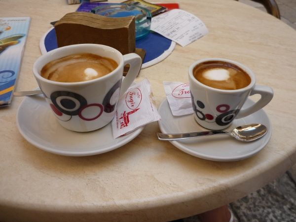 Caffe Bar Trogir malé a velké espresso